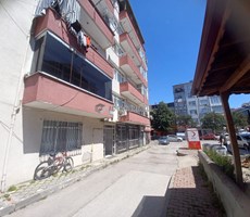 Gölcük Merkezde 110M² Bakımlı & Geniş 3+1 Arakat Daire
