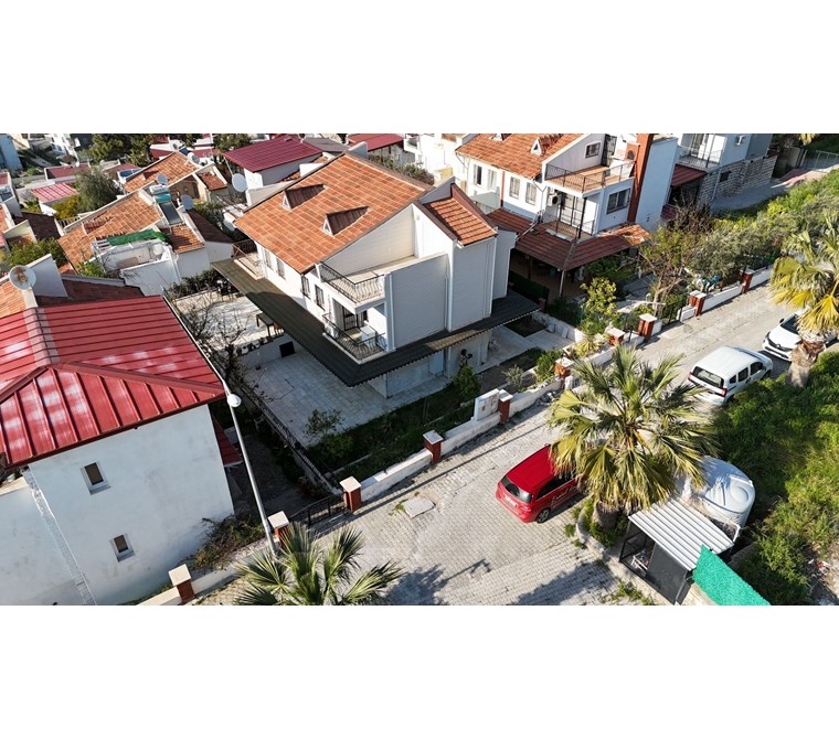 REALTY WORLD EFES"TEN KADINLAR DENİZİ SERİN KENT"TE SATILIK 4+1 VİLLA