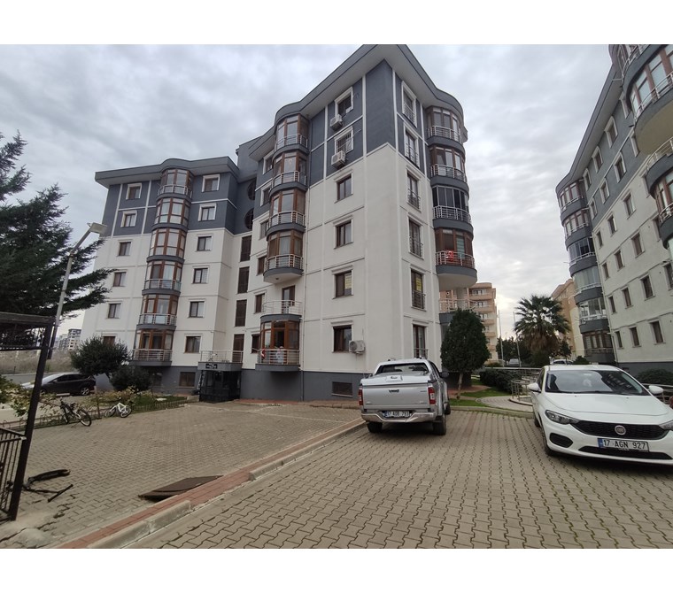 ÇANAKKALE MERKEZ ESENLERDE SİTE İÇİNDE KİRALIK 3+1 AYRI MUTFAKLI DAİRE