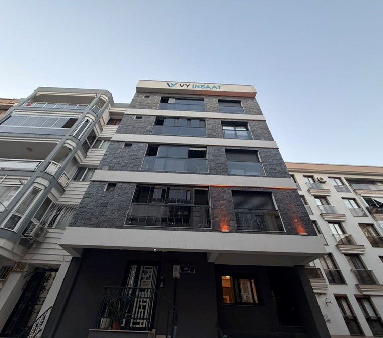 KARŞIYAKA YALI MAHALLESİ EŞYALI ARAKAT KİRALIK 2+1 DAİRE
