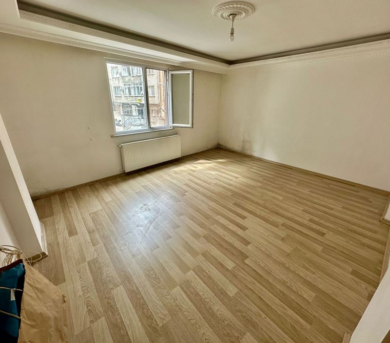 ALTIN EMLAK- YENİ MAHALLEDE 1+1 KULLANIŞLI DAİRE