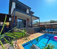 KUŞADASI KADINLAR DENİZİ SATILIK ÖZEL HAVUZLU MÜSTAKİL 3+1 VİLLA