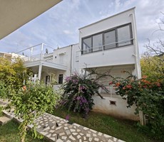 Datça Karaincir Tatil Sitesi’nde Deniz ve Doğayla İç İçe, Net 50 m2 Eşyalı 1+1 Satılık Daire