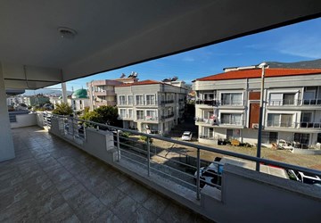 ALTIN EMLAK'tan Cumhuriyet Mahallesinde Kiralık 3+1 Daire !