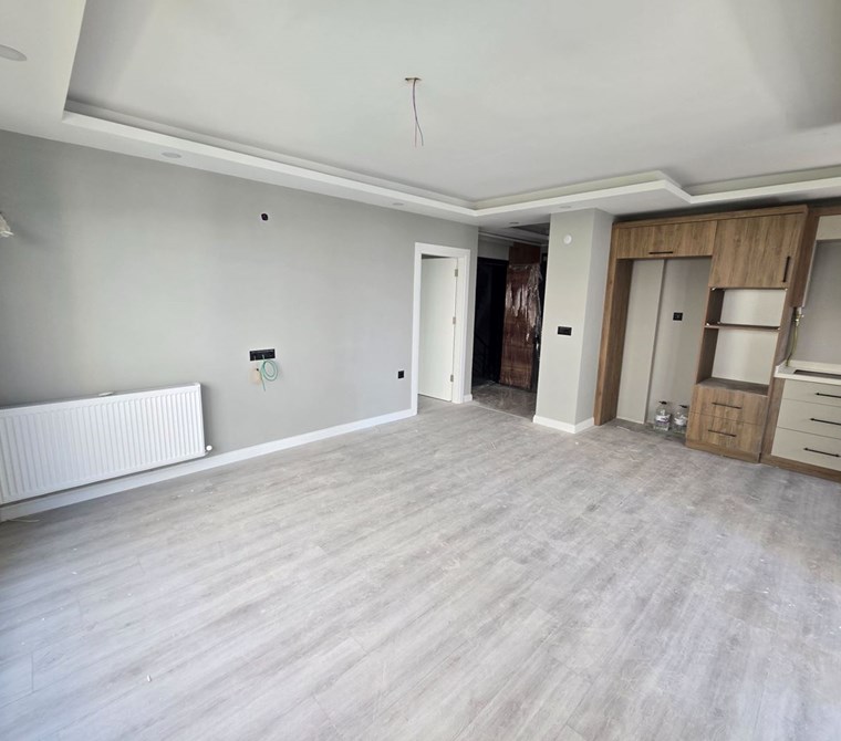 B.ONAT CAD. VE ANADOLU HASTANESİ YAKINI 1. KATTA SIFIR 2+1 DAİRE