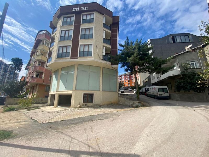 Ankara Caddesi'ne Yakın Satılık Dükkan: 60m² Geniş Kullanışlı