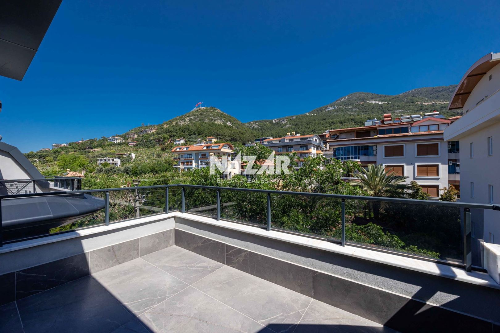 Alanya Büyükhasbahçe’de Satılık 5+1 Çatı Dubleks Daire