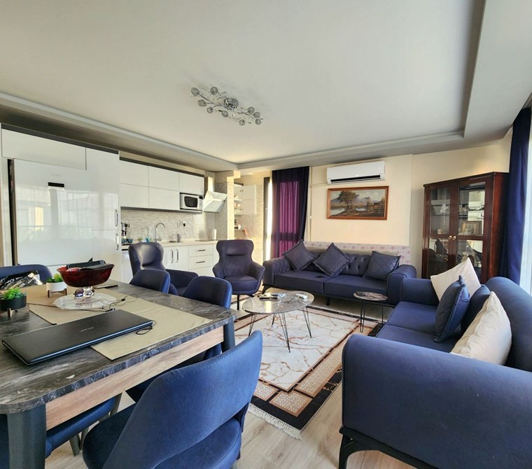 KUŞADASI 'NDA DENİZE YÜRÜYÜŞ MESAFESİNDE SATILIK YENİ 2+1 DAİRE