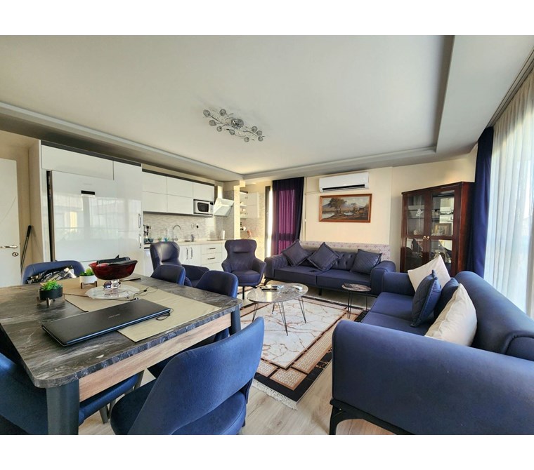 KUŞADASI 'NDA DENİZE YÜRÜYÜŞ MESAFESİNDE SATILIK YENİ 2+1 DAİRE