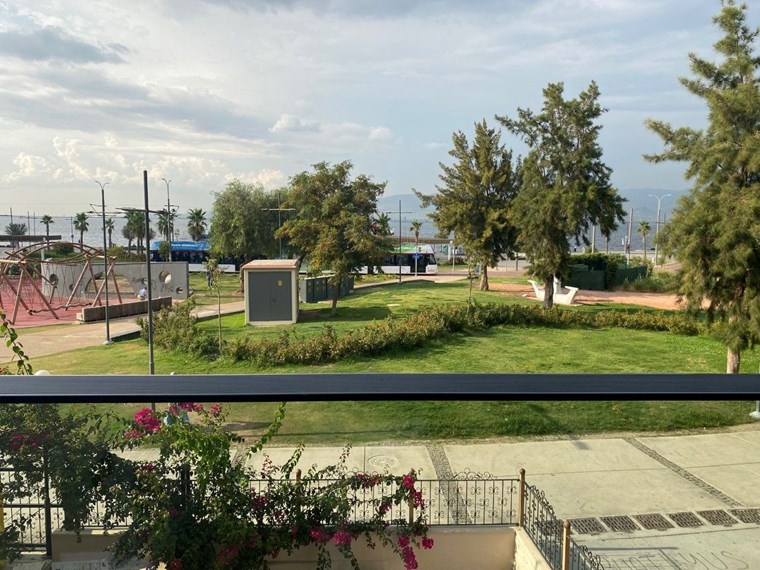 MİTHTAPAŞA CAD KÜÇÜKYALI ÜÇ CEPHELİ LÜX TADİLATLI YALI DAİRESİ