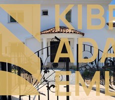 SATILIK. GİRNE'DE MUHTEŞEM DENİZ MANZARALI 4+1 VİLLA