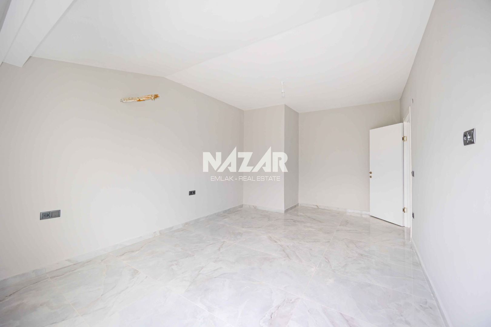 Alanya Oba Mahallesi’nde Satılık 2+1 Çatı Dubleks Daire