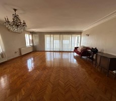 Göztepe'de Çift Cepheli Asansörlü Deniz Manzaralı Otoparklı Kiralık Yalı Dairesi