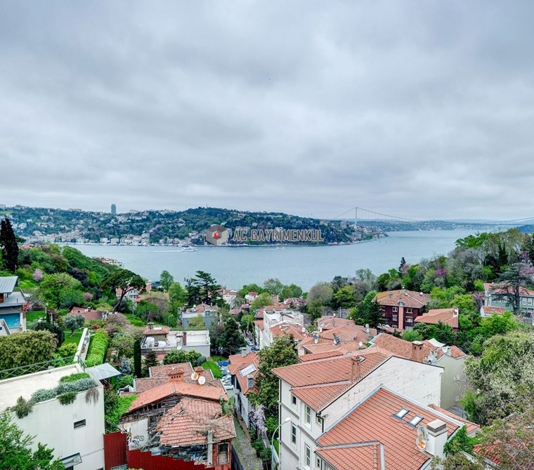 Kandilli'de Panoramik Boğaz Manzaralı, Teraslı 4+1 Çatı Dubleks