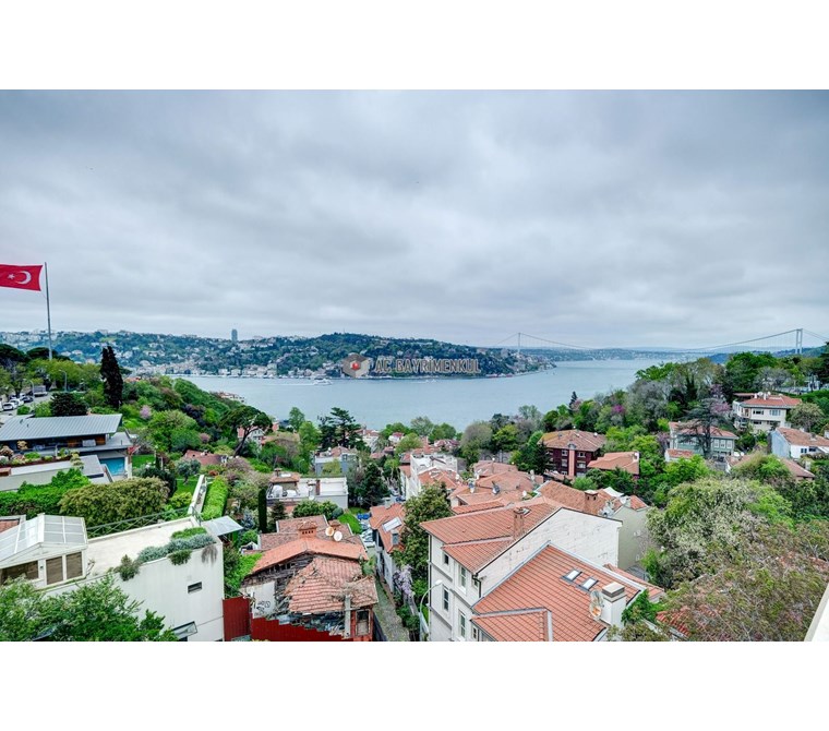 Kandilli'de Panoramik Boğaz Manzaralı, Teraslı 4+1 Çatı Dubleks