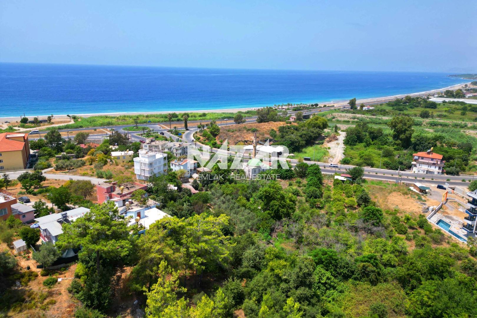 Alanya Demirtaş'ta 1.000 m² Satılık İmarlı Arsa - Denize 300 m.