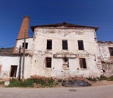 Bayındır Merkezde Satılık Tarihi Zeytinyağı ve Çırçır Fabrikası