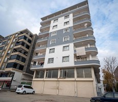 EMLAK 72 DEN EVA DÜĞÜN SALONU KARŞISINDA SATILIK TERAS