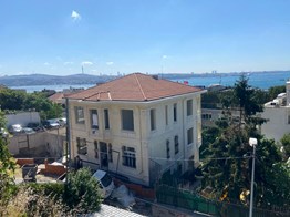 CİHANGİR'DE DENİZ MANZARALI KİRALIK BİNA P220257