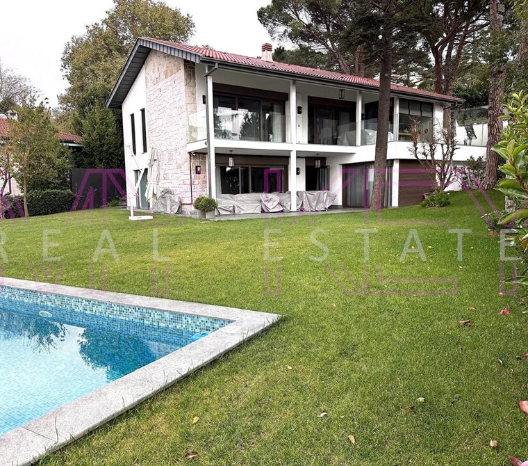 MyKey'den YENİKÖY'de BOĞAZ MANZARALI SATILIK MÜSTAKİL VİLLA