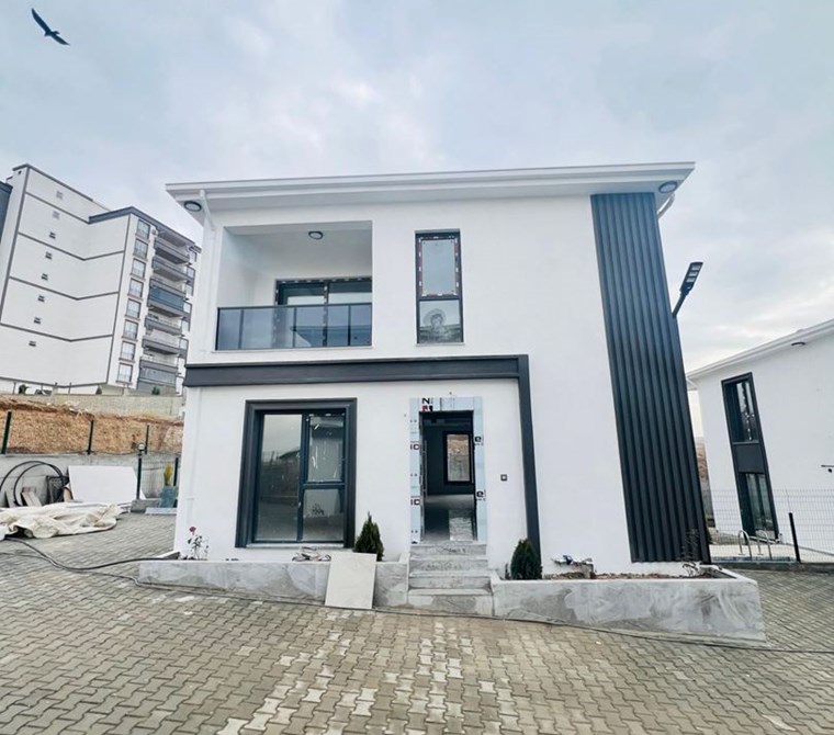 EMLAK 72 ' DEN SATILIK DUBLEKS VİLLA