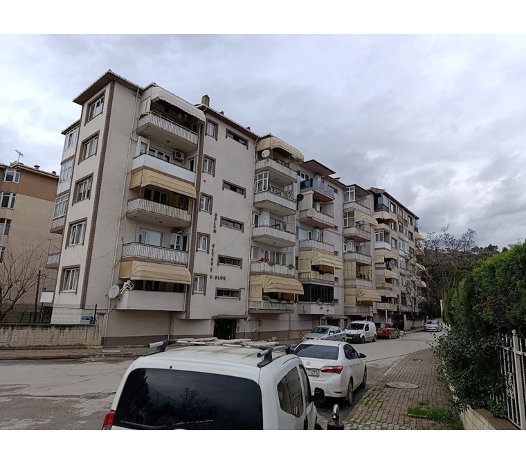 Plajyolu’nda Deniz Manzaralı, Açık Otoparklı, Full Yapılı Satılık 3+1