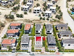 KUŞADASI DAVUTLAR SİRİUS VİLLALARINDA 4+1 MÜSTAKİL HAVUZLU SIFIR VİLLA