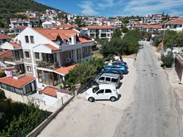 DATÇA MERKEZ'DE BAHÇELİ 2+1 FERAH, GENİŞ VE AYDINLIK DAİRE