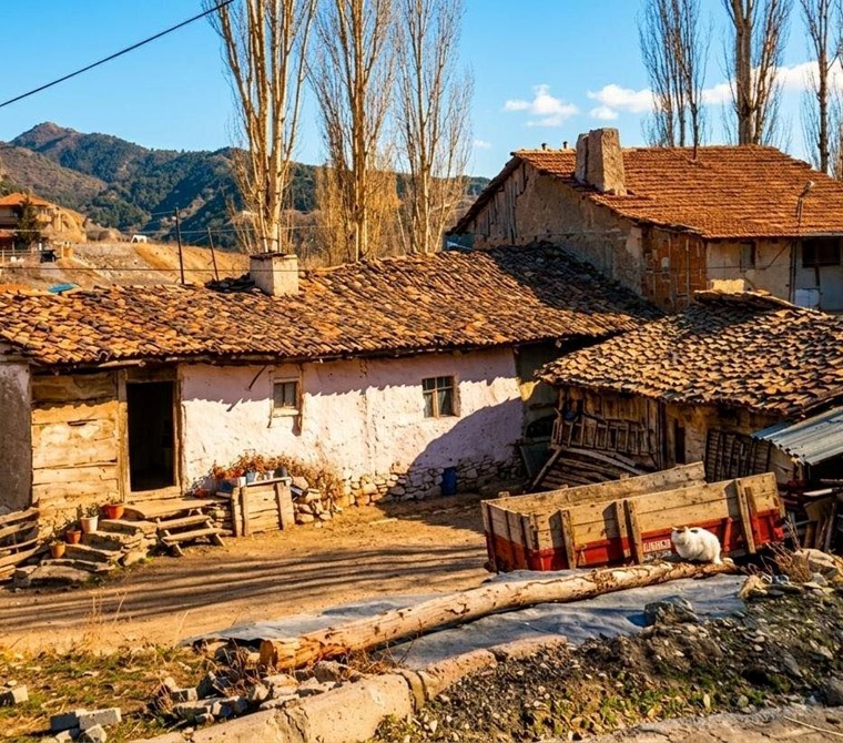 ÇANKIRI KORGUN DOĞU MAHALLESİNDE SATILIK KÖY EVİ