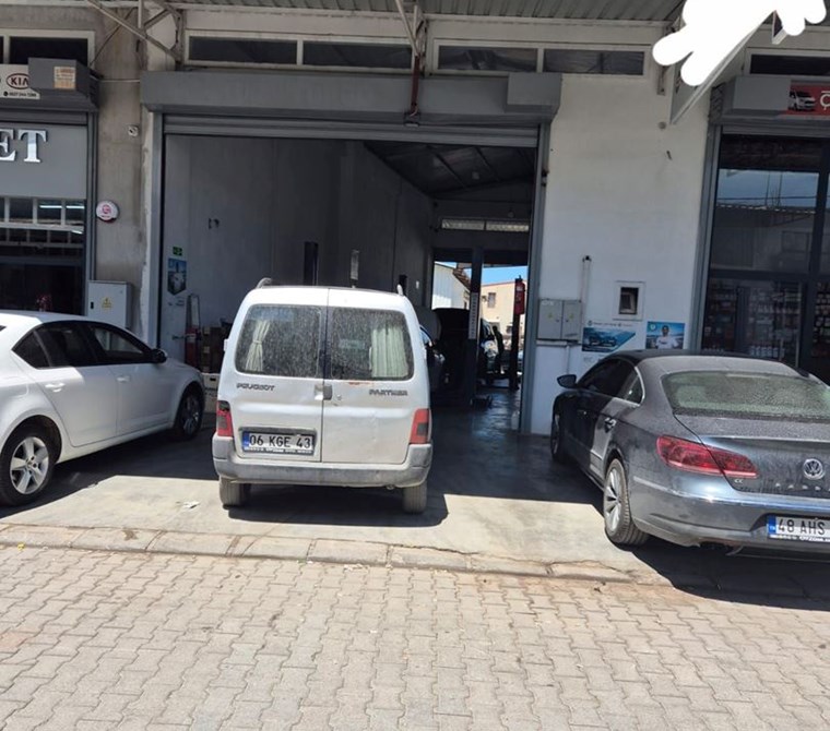 Ortaca Sanayi Sitesi'nde Satılık Çift Cepheli Dükkan (176m²)