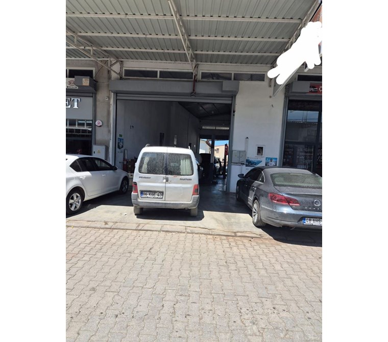 Ortaca Sanayi Sitesi'nde Satılık Çift Cepheli Dükkan (176m²)