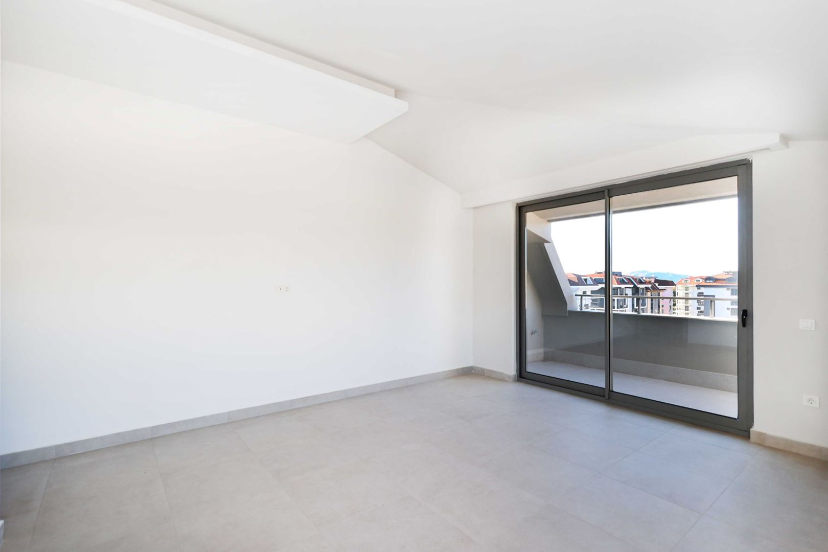 ALANYA KESTELDE DOĞA VE ŞEHİR MANZARALI MUHTEŞEM KOMPLEKS İCERİSİNDE 3+1 SATILIK PENTHOUSE · 11 · Fotoğraflar