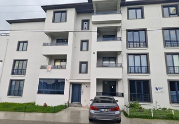 ALTIN EMLAK'tan BAŞİSKELE KULLAR'da BAHÇE KULLANIMLI 2+1 DAİRE