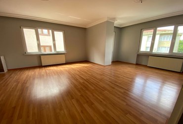 İNÖNÜ'DE, CD ÜZERİ, YEDİTEPE ÜNİVERS. YAKIN,BAKIMLI,TEMİZ 3+1