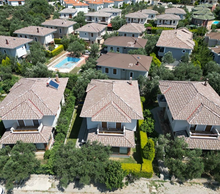 ALTIN EMLAKTAN ÇAMLIK LAKA BÖLGESİNDE SATILIK 3+1 VİLLA