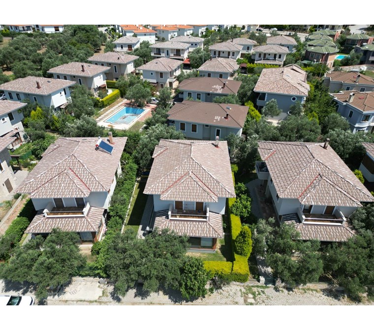 ALTIN EMLAKTAN ÇAMLIK LAKA BÖLGESİNDE SATILIK 3+1 VİLLA