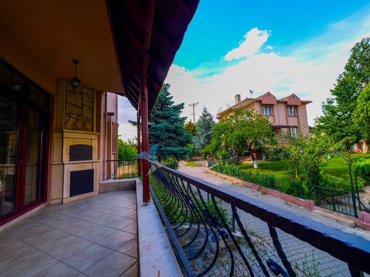 Tekirdağ Süleymanpaşa'da NKÜ yakını Site İçinde Satılık Müstakil Villa
