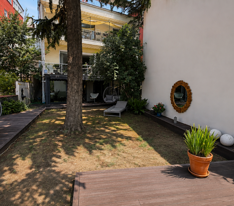 Yeniköy'de Boğaz manzaralı, içi yenilenmiş, eşyalı 2+1 kiralık