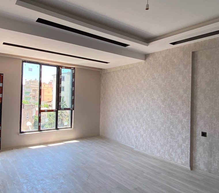 EMLAK 72'DEN FATİH MAH.KİRALIK ARA KAT 2+1 SIFIR DAİRE