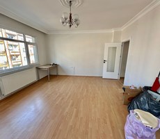 Yıldıztabya Ana Cadde Üzerinde Geniş ve Aydınlık 2+1 Daire