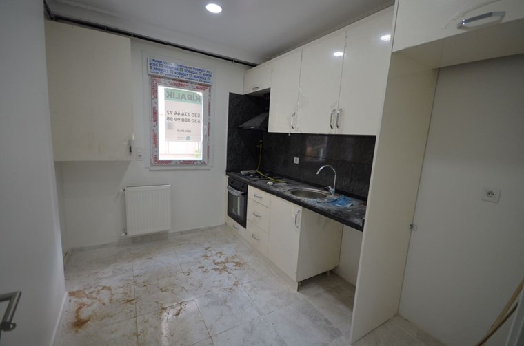 Kızıltoprak Bağdat Caddesi Yakın 5 Yıllık Binada Satılık