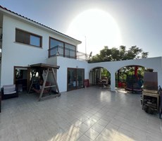 GİRNE ALSANCAK'DA DENİZ VE DAĞ MANZARALI SATILIK 3+1 VİLLA