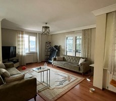 YEDİ TEPE ÜNİVERSİTESİ YAKINI BALKONLU GENÇ BİNADA SATILIK 3+1