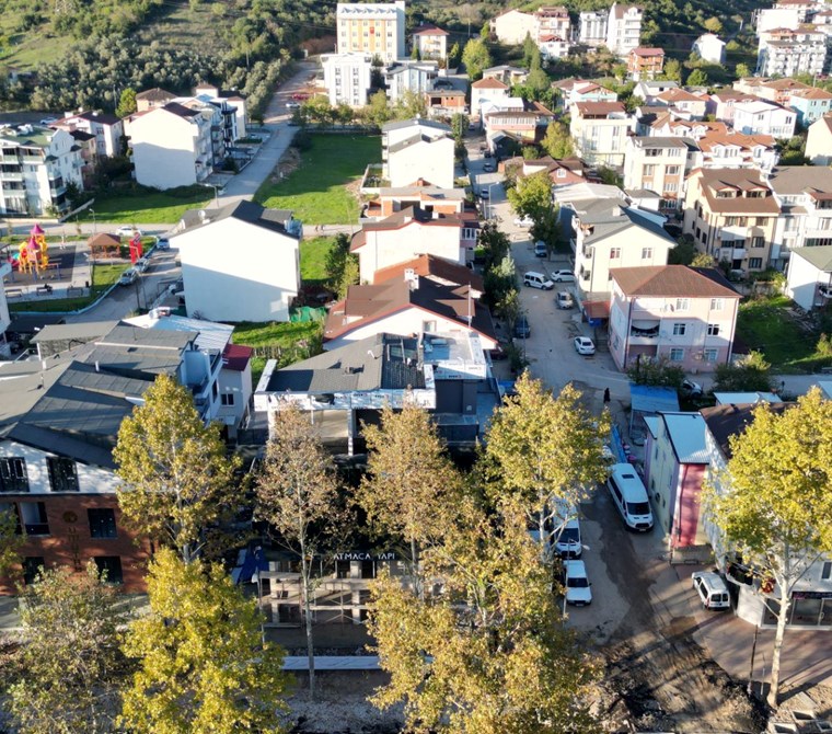 ALİKAHYA TRAMVAY YOLU ÜZERİNDE ASMA KATLI KİRALIK DÜKKAN