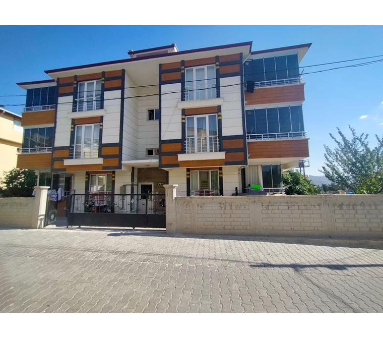 VADİ EMLAK'TAN BAHÇELİEVLER MAHALLESİNDE SATILIK 2+1 DAİRE