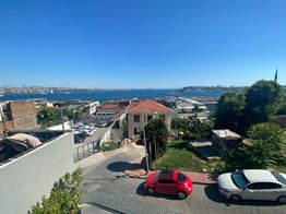 CİHANGİR'DE DENİZ MANZARALI 550 M2 KİRALIK BİNA P220257