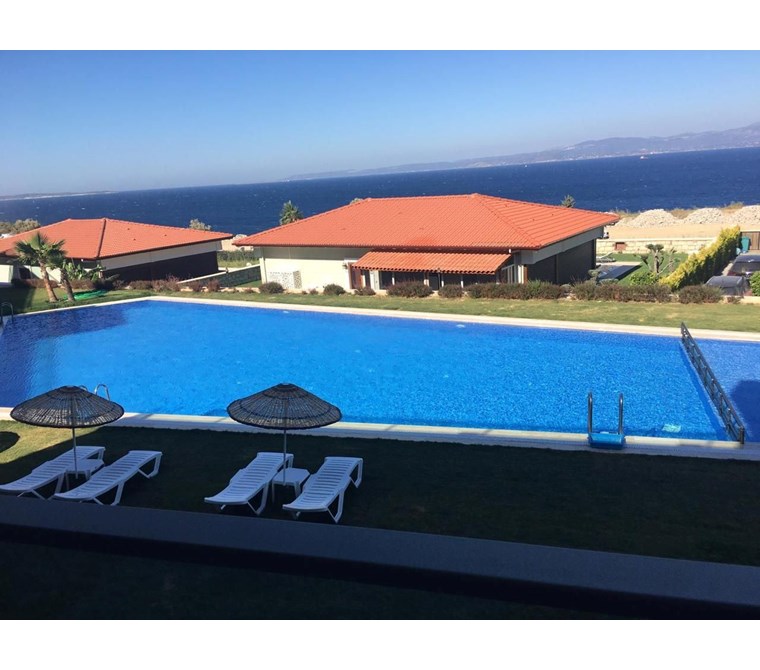 İzmir Çeşme Ayasaranda Deniz Ve Havuzlu Sitede Satılık Rezidans