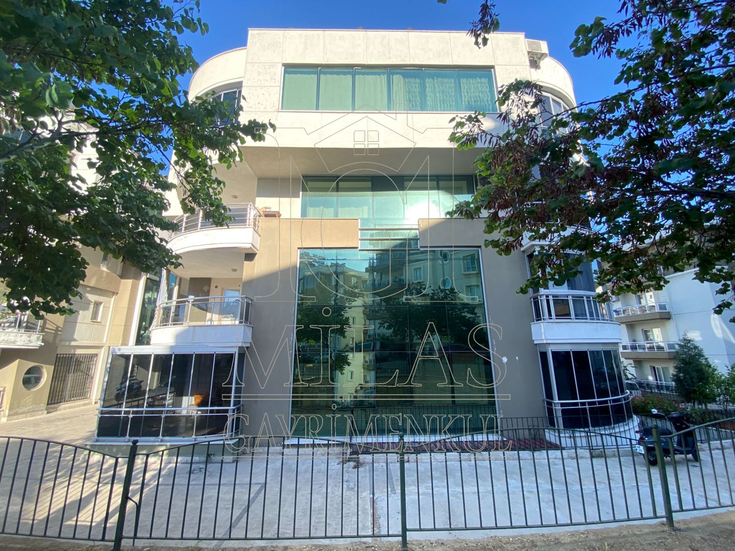 Property-photo
