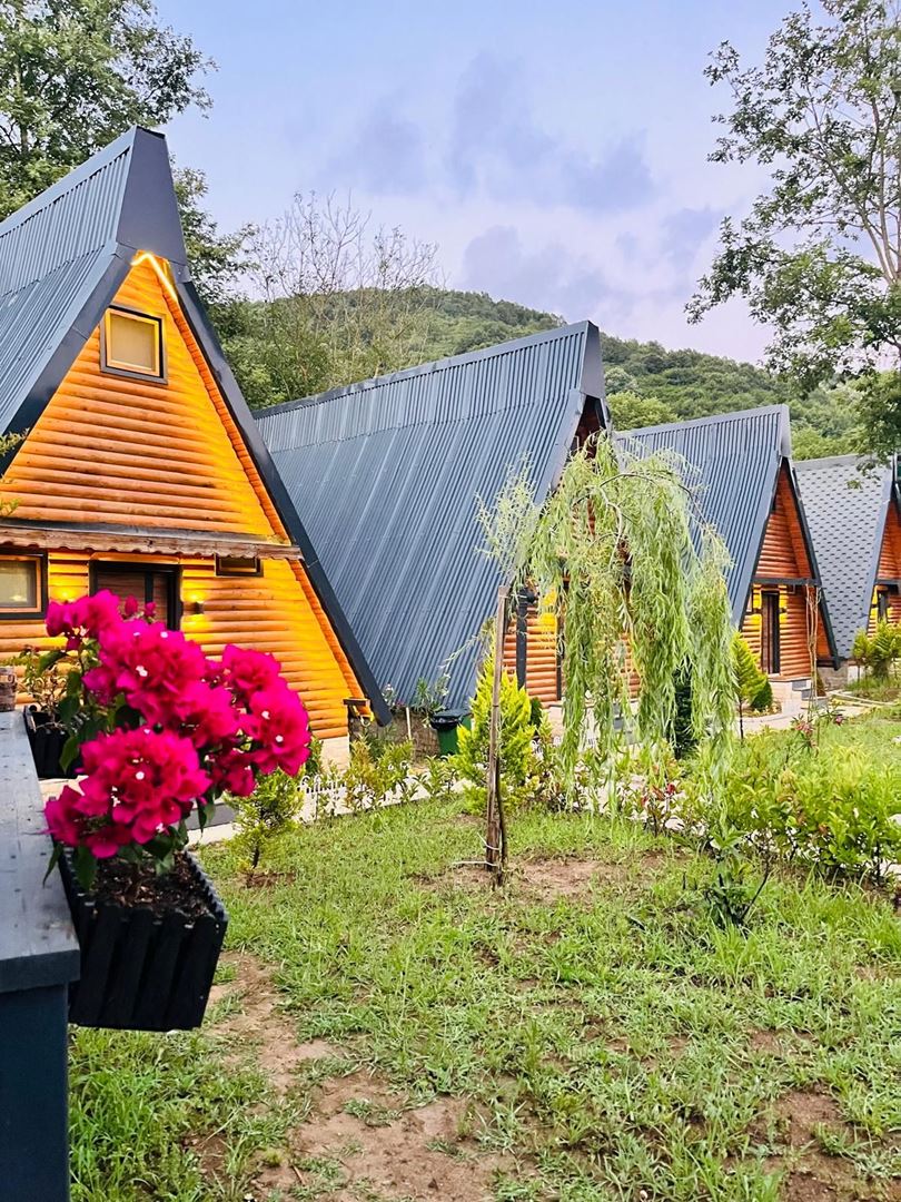 ŞİLE’DE DOĞANIN KALBİNDE | FAAL & YÜKSEK POTANSİYELLİ BUNGALOV OTEL YATIRIMI