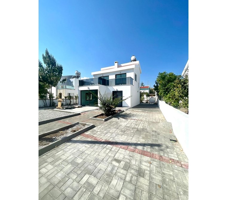 Alagadi 4+1 Özel Havuzlu Yeni Villa